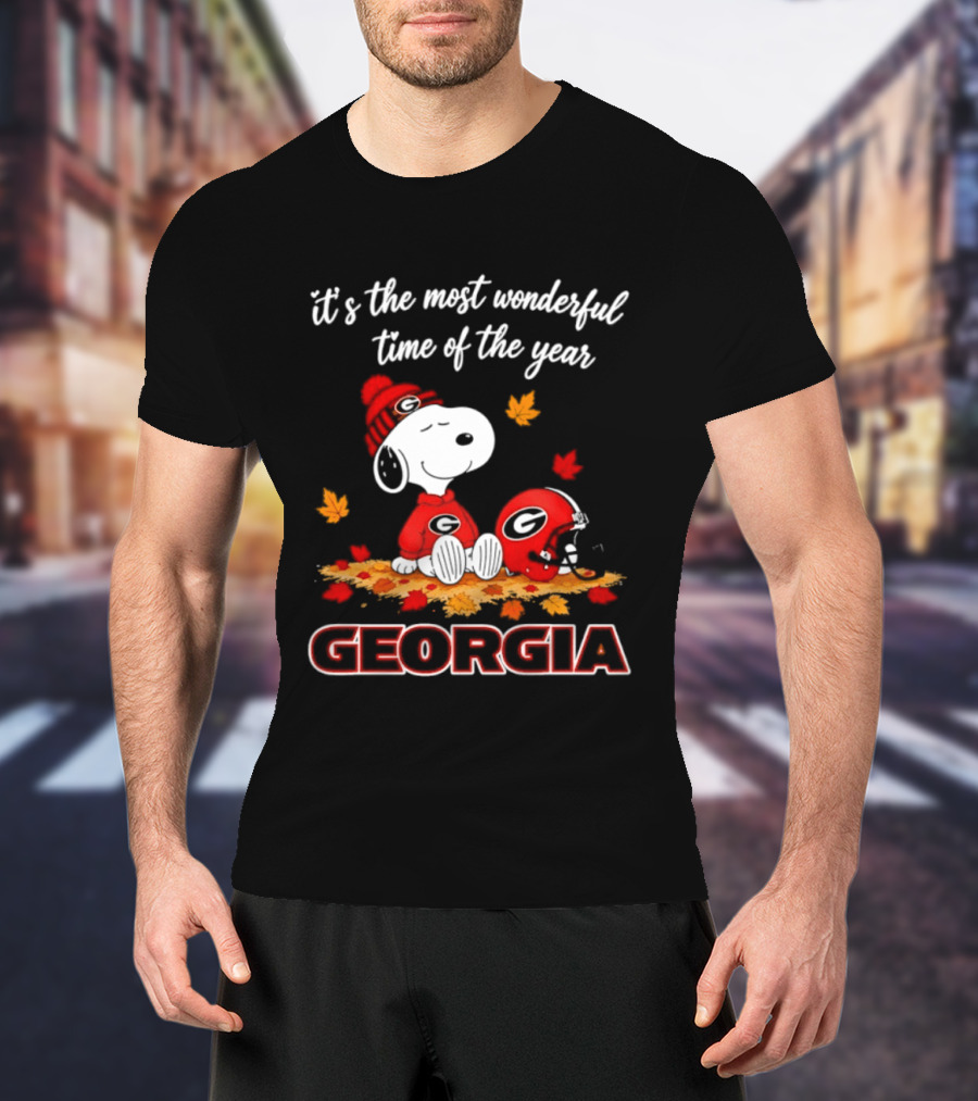 Georgia Bulldogs Snoopy It's The Most Wonderful Time Of The Year Autumn Leaves 2026 T-Shirt