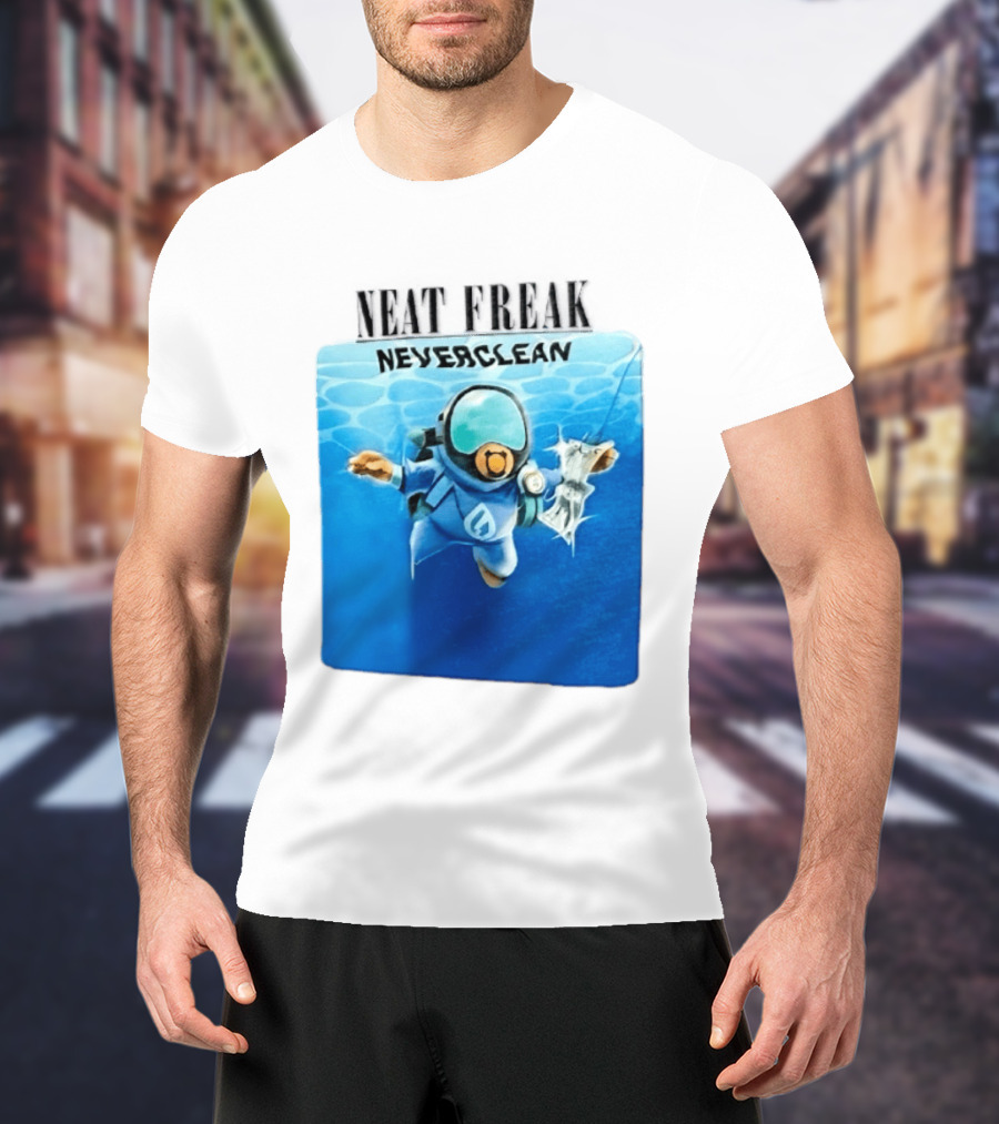 Neat Freak Neverclean Diver Catching Litter T-Shirt