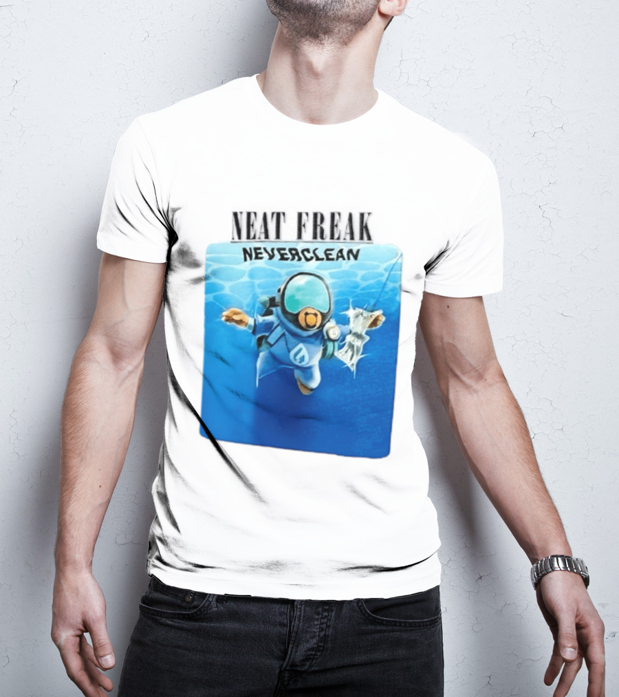 Neat Freak Neverclean Diver Catching Litter T-Shirt