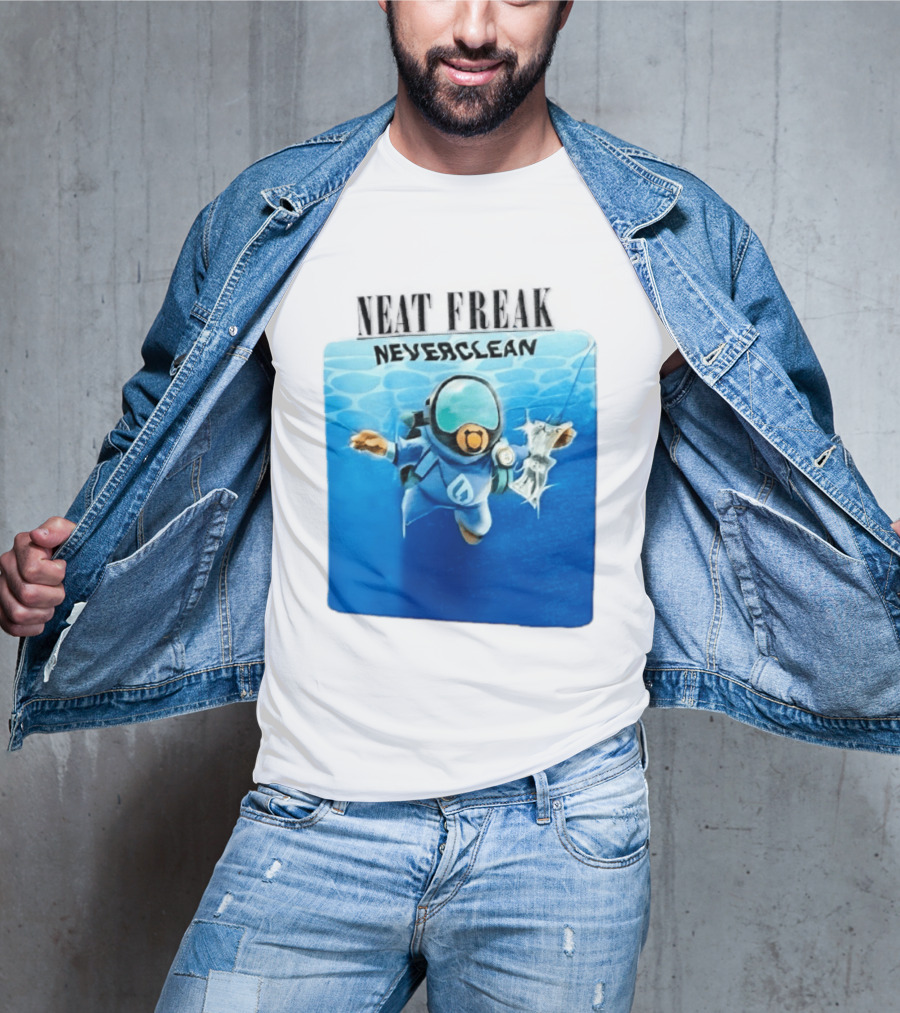 Neat Freak Neverclean Diver Catching Litter T-Shirt
