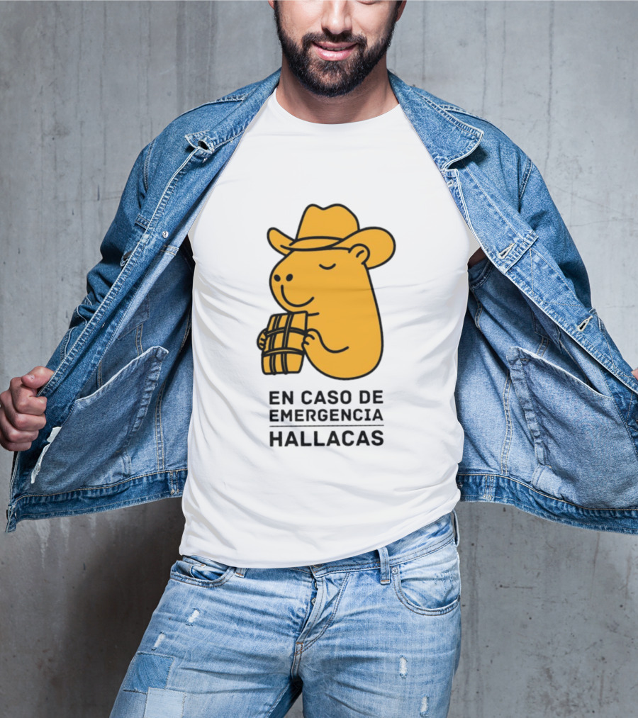 En Caso De Emergencia Hallacas Capybara Cowboy Hat T-Shirt