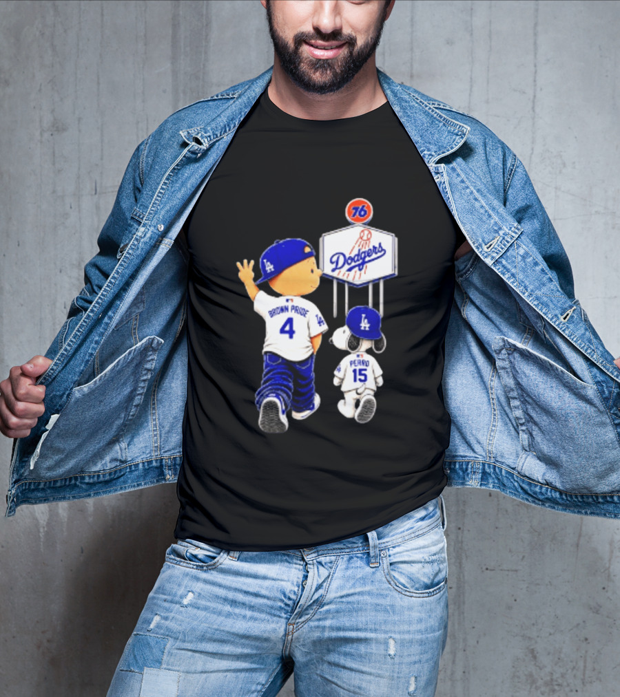 Charlie Brown Snoopy Los Angeles Dodgers Brown Pride Perro Baseball 76 T-Shirt