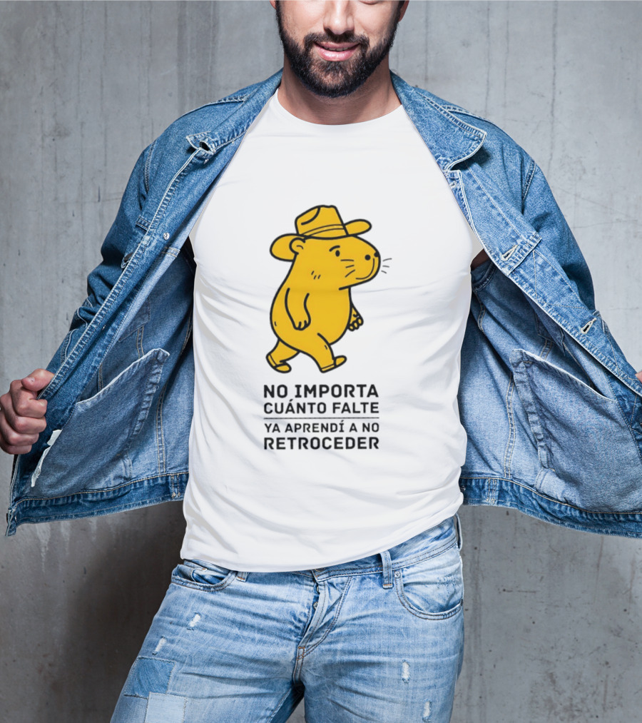 Capybara No Importa Cuánto Falte Ya Aprendí A No Retroceder Sombrero Amarillo T-Shirt