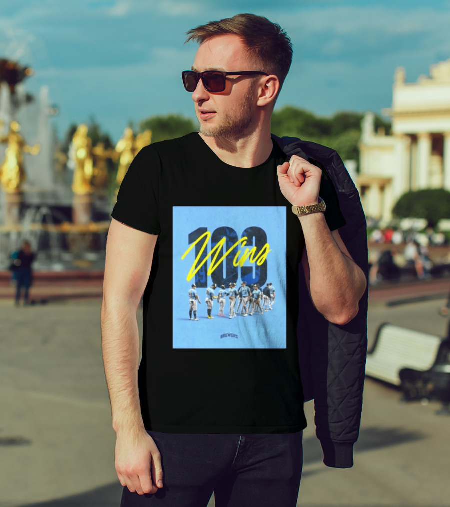 Milwaukee Brewers 103 Wins Celebration Team Huddle T-Shirt