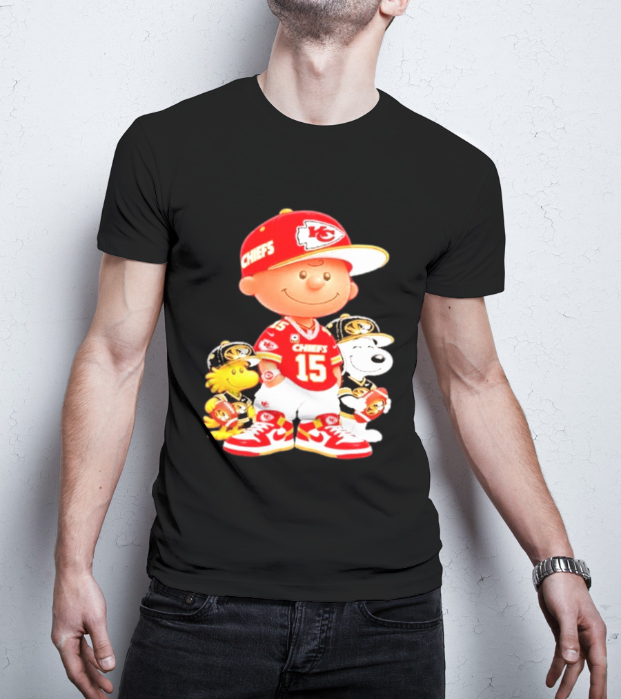 Peanuts Chiefs Patrick Mahomes Football Kansas City Charlie Brown Snoopy Woodstock T-Shirt