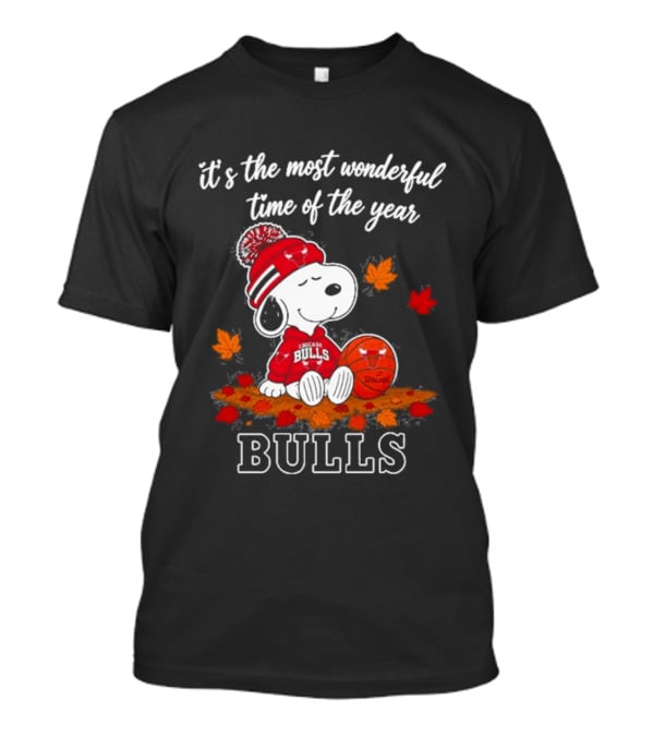 Chicago Bulls Snoopy Autumn Leaves Football Most Wonderful Time Of The Year T-Shirt