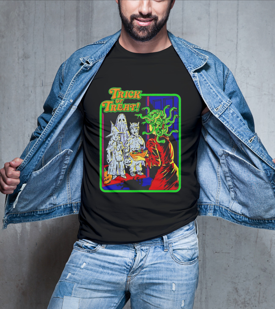 Trick Or Treat Medusa Halloween Retro Comic T-Shirt