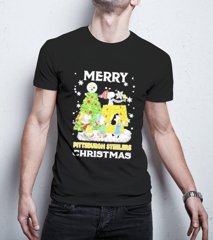 Merry Christmas 2026 Pittsburgh Steelers Peanuts Tree And Snoopy T-Shirt