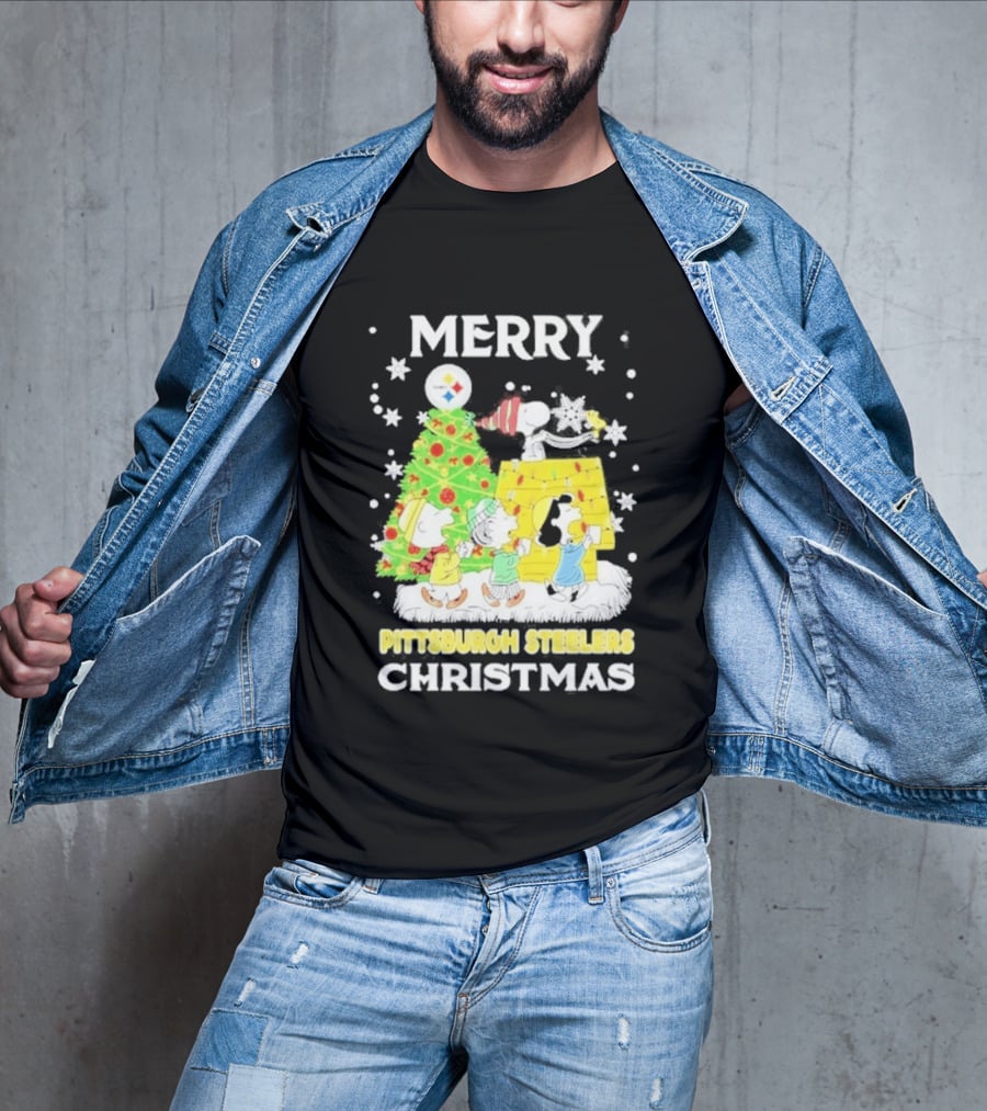 Merry Christmas 2026 Pittsburgh Steelers Peanuts Tree And Snoopy T-Shirt