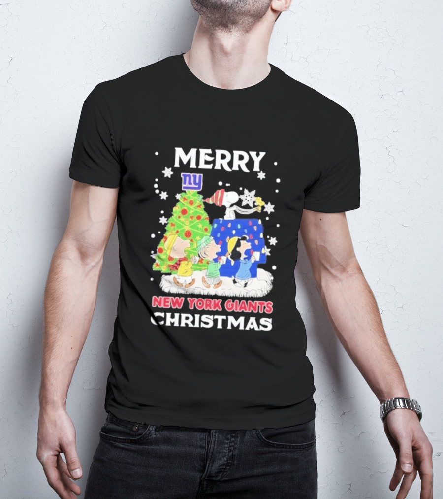 New York Giants Peanuts Merry Christmas 2026 Snoopy Woodstock Charlie Brown T-Shirt