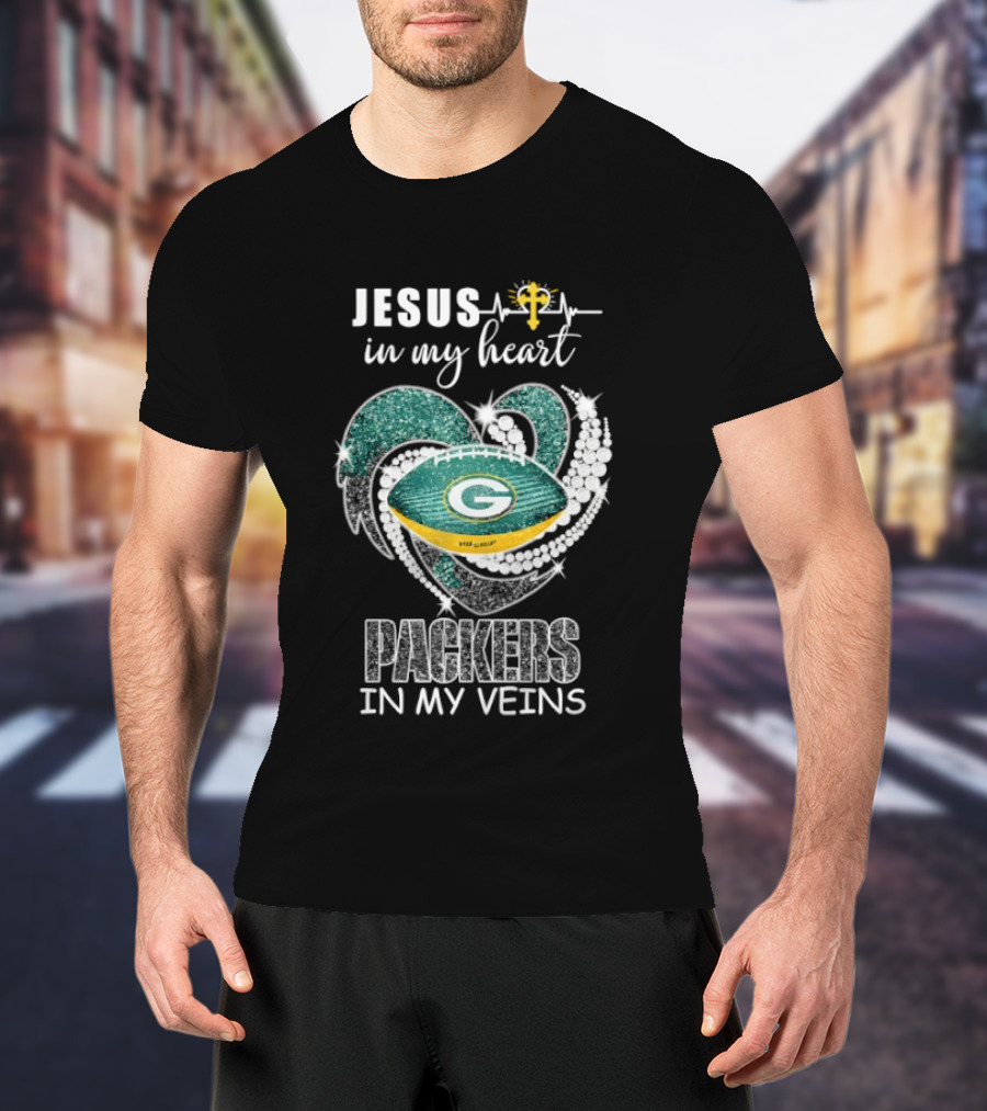 Jesus In My Heart Green Bay Packers In My Veins Diamond Heart Shape T-Shirt