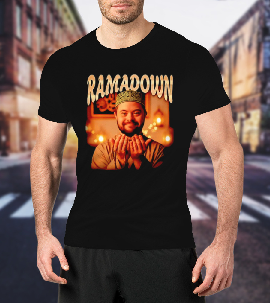 Ramadown Mens Kufi Malawi Hexa Series Smiling Man Praying Ramadan T-Shirt