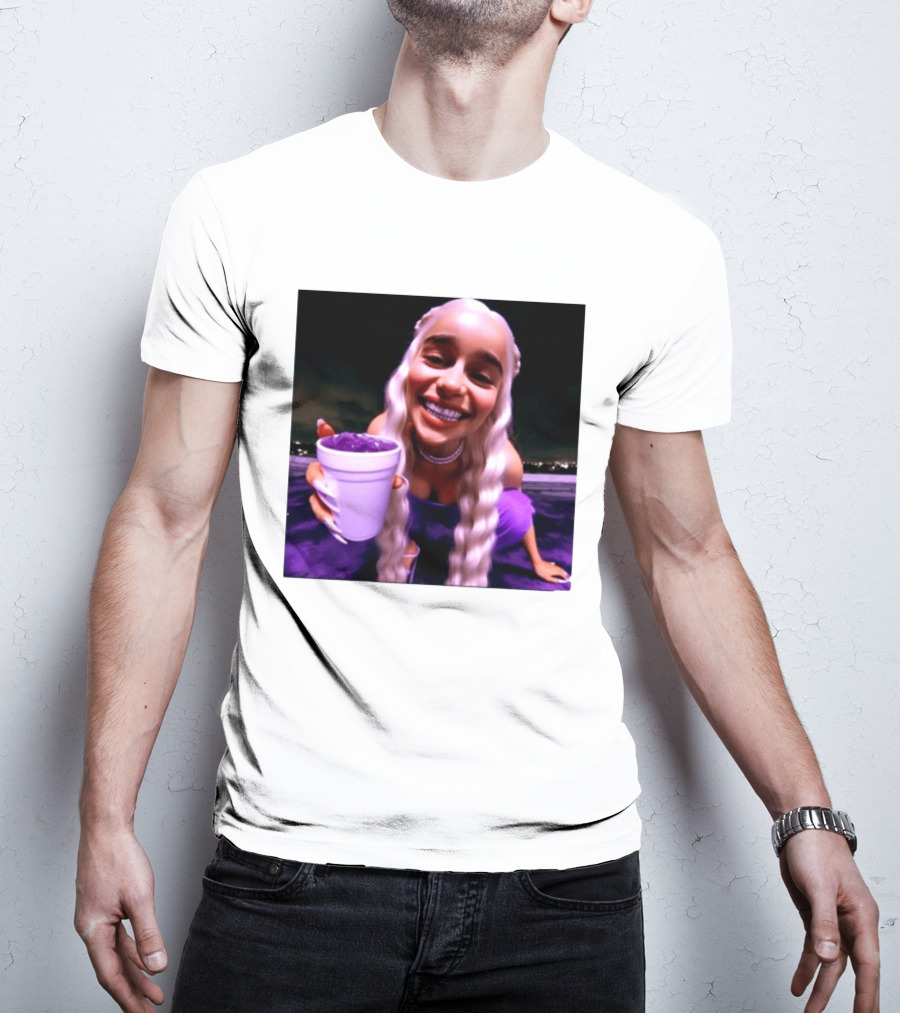 Emilia Clarke Purple Cup Queen Of Dragons Vibrant Smile T-Shirt