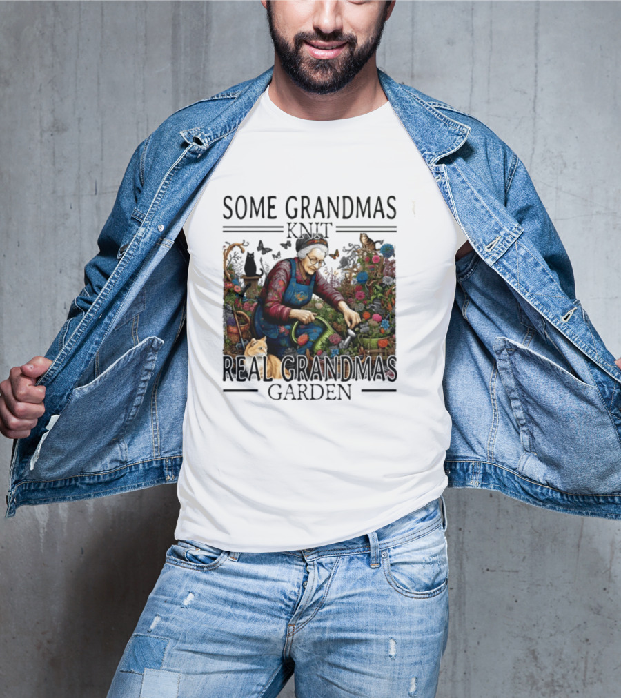 Some Grandmas Knit Real Grandmas Garden Flowers Roses Watering Can Cat T-Shirt