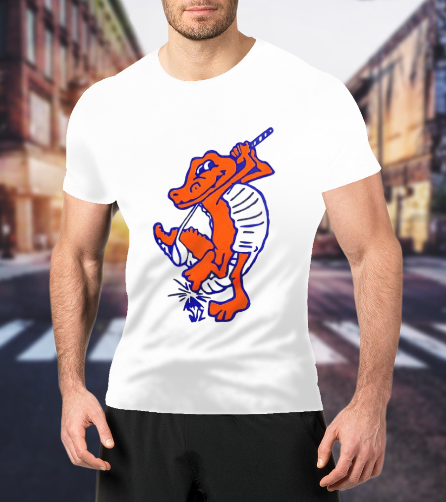 Swinging Gator Vintage Cartoon Playing Golf T-Shirt