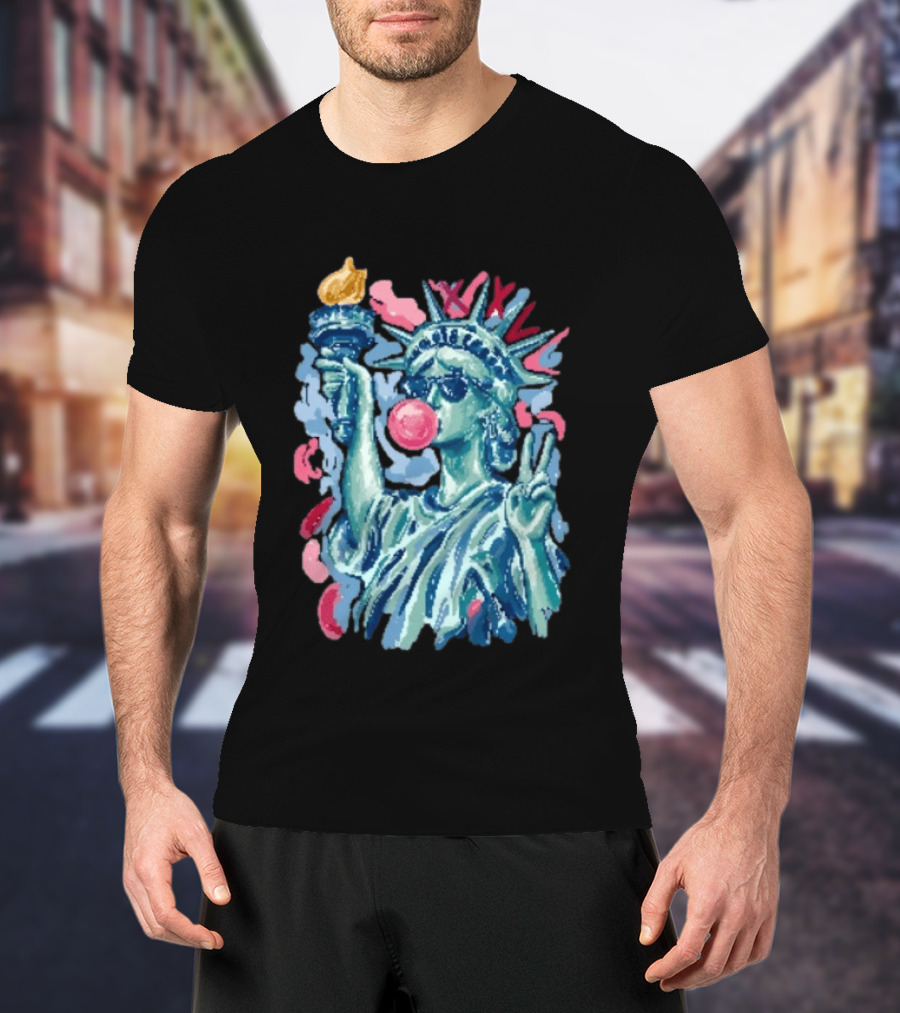 Statue Of Liberty With Bubble Gum And Peace Sign For 4th Of July T-Shirt