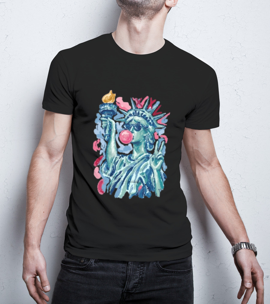 Statue Of Liberty With Bubble Gum And Peace Sign For 4th Of July T-Shirt