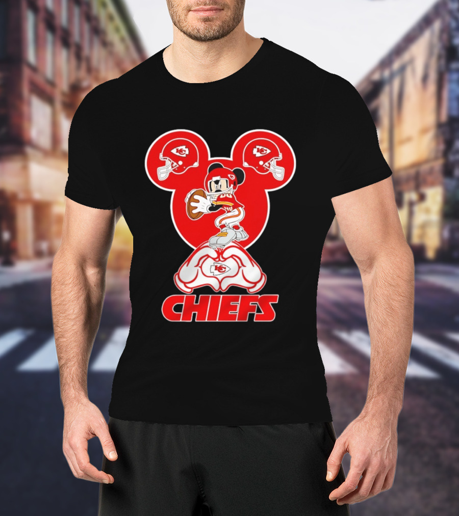 Kansas City Chiefs Mickey Mouse Football Love Heart Hands T-Shirt