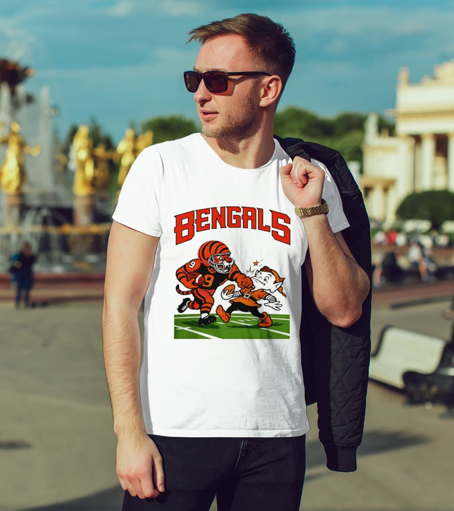 Bengals Tiger Player Tackling Browns Elf Cleveland Rivalry T-Shirt