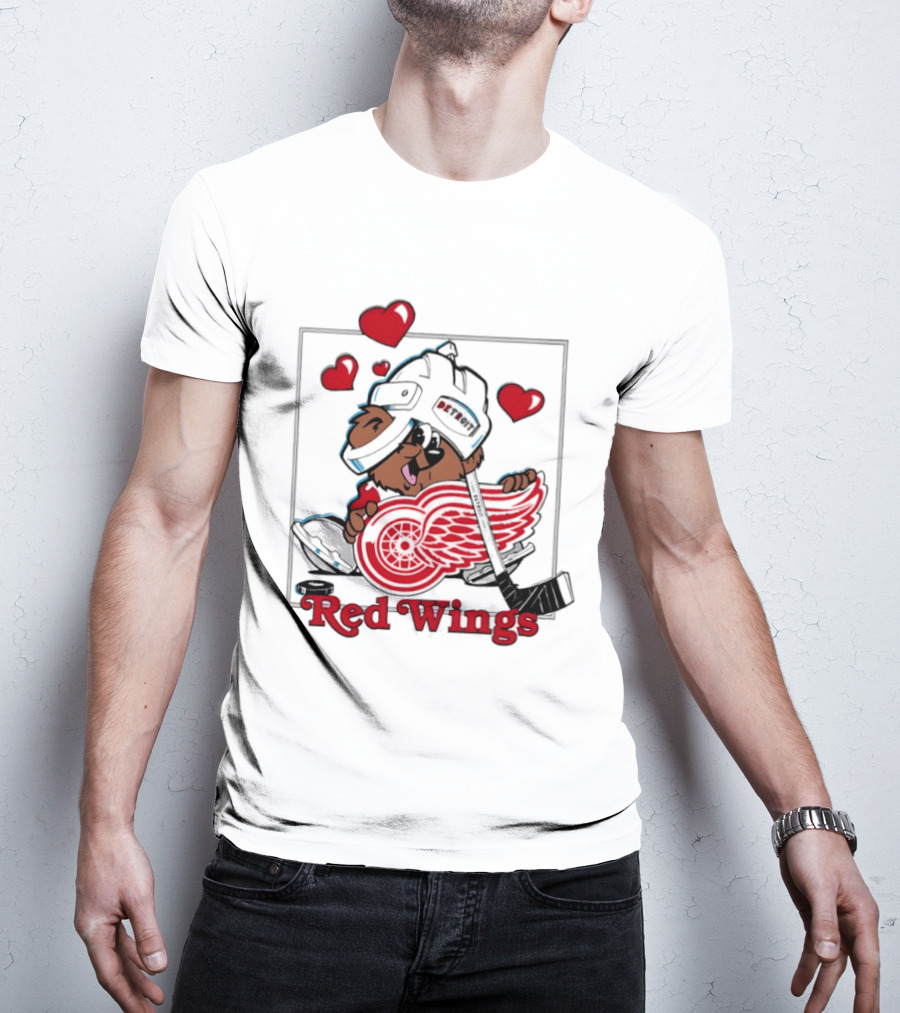 Detroit Red Wings Bear Hugging Hockey Heart With Hearts T-Shirt
