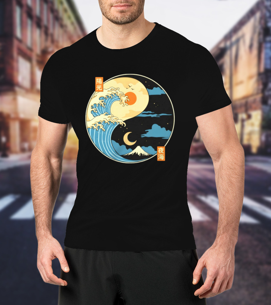 The Great Wave Off Kanagawa And Mount Fuji Yin Yang Sun And Moon Balance T-Shirt