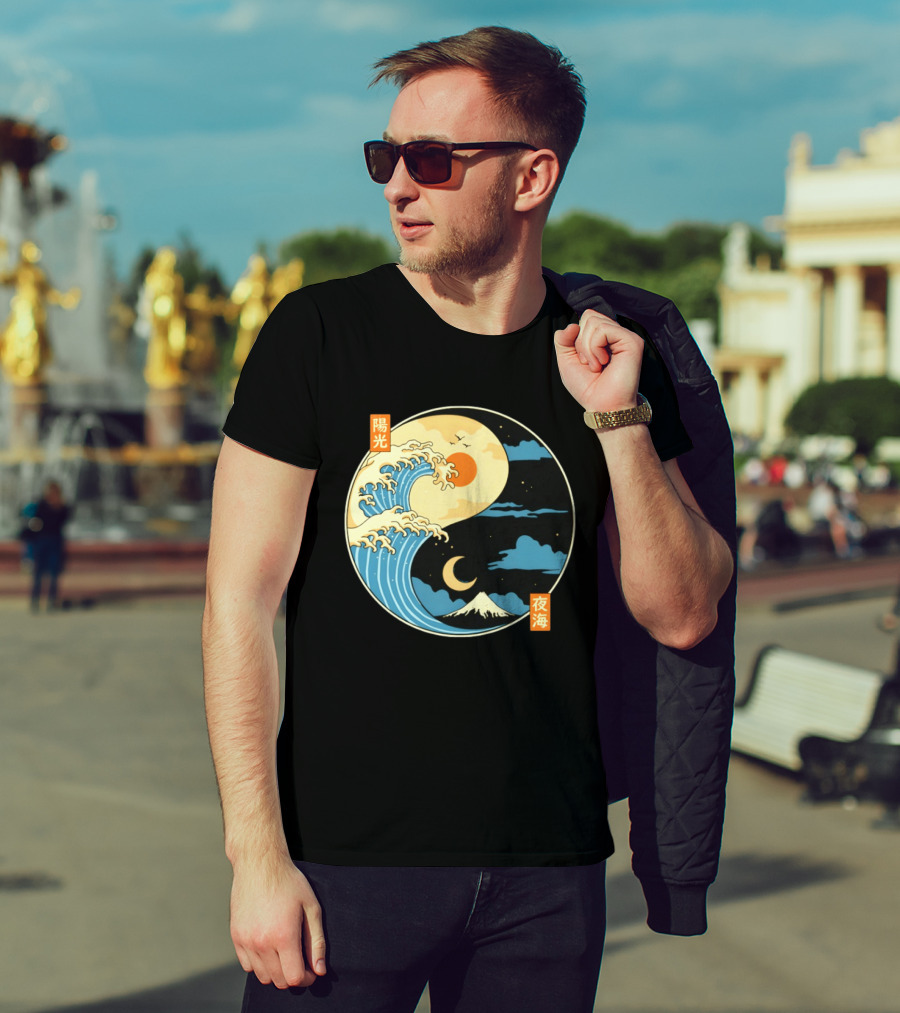 The Great Wave Off Kanagawa And Mount Fuji Yin Yang Sun And Moon Balance T-Shirt