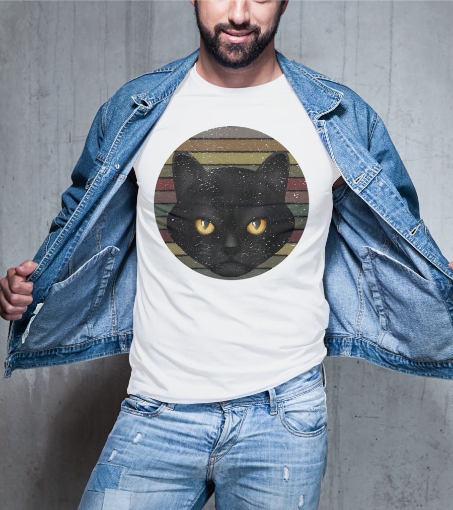 Realistic Cat Black Face On Retro Striped Circle T-Shirt