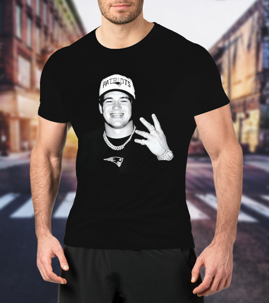 Drake Maye Patriots Cap Rings And Necklace T-Shirt