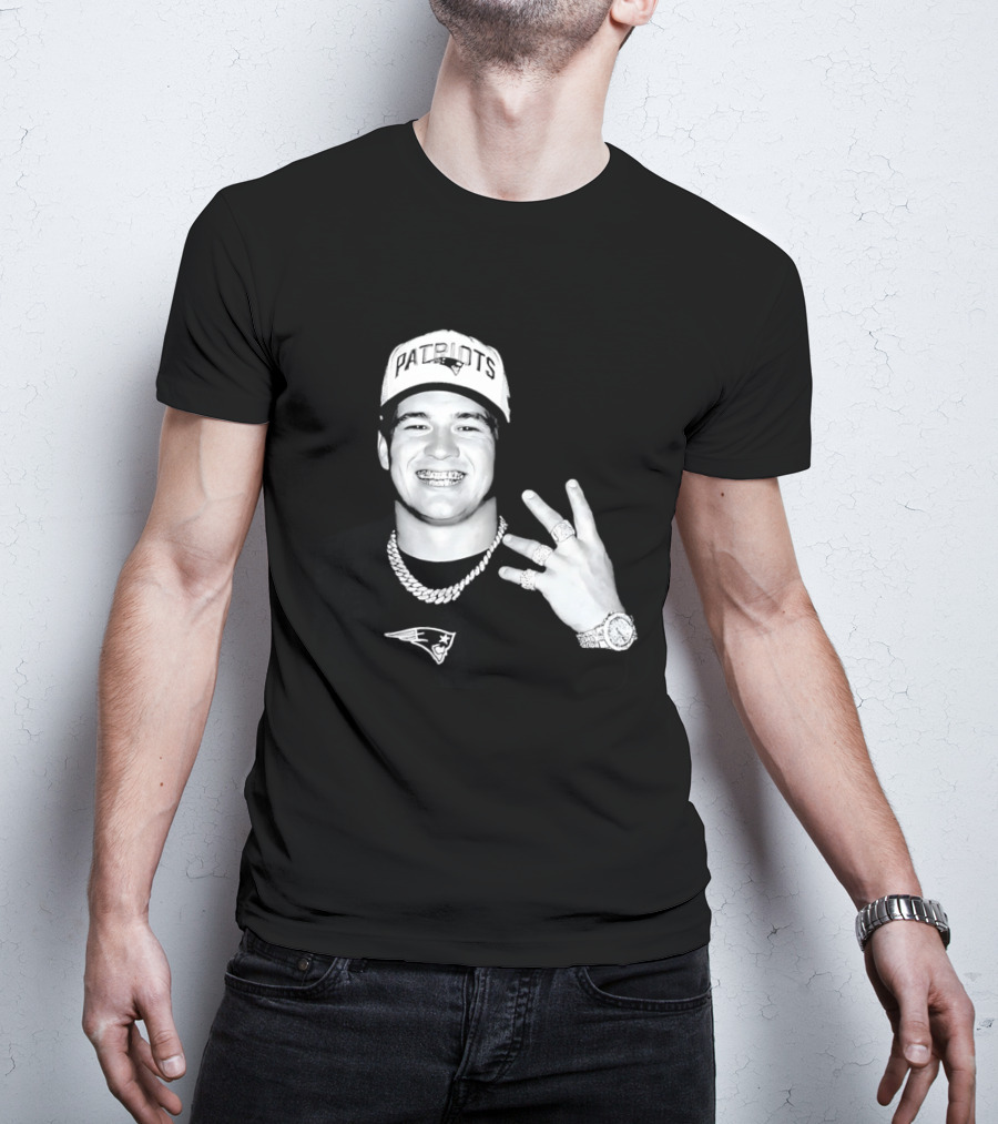 Drake Maye Patriots Cap Rings And Necklace T-Shirt
