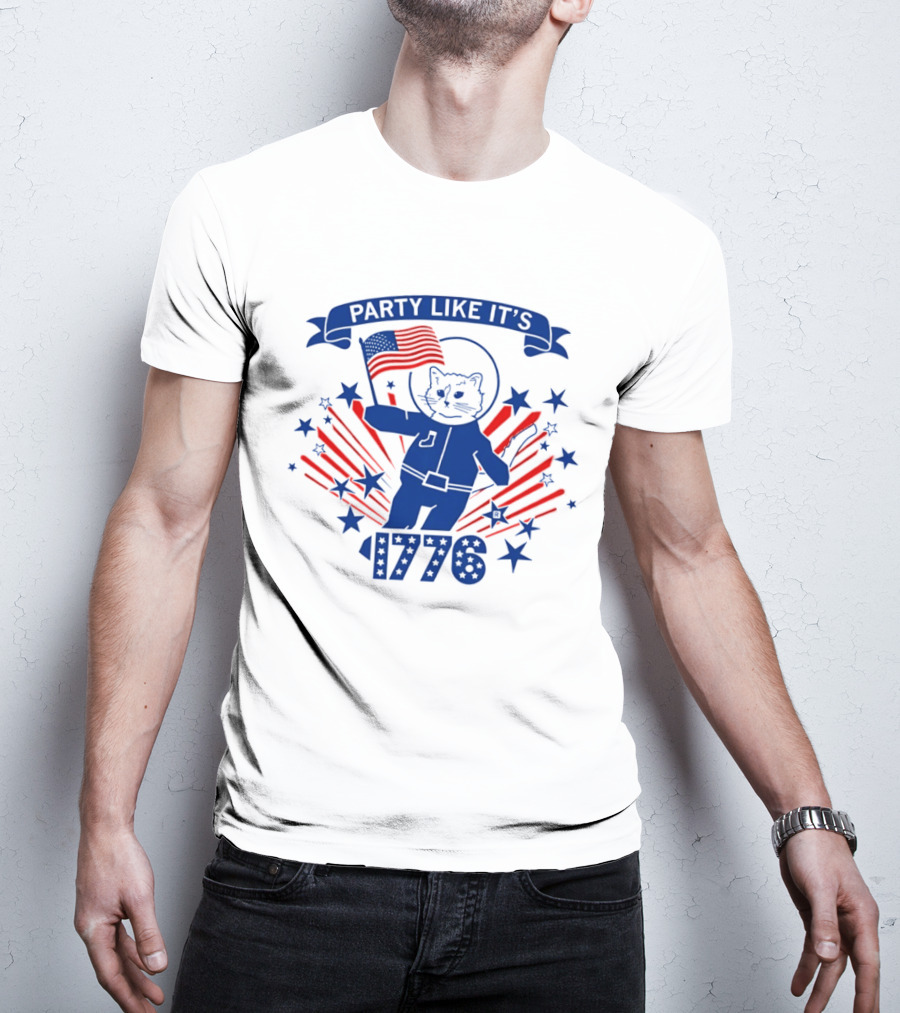 Party Like It's 1776 Astronaut Cat Holding American Flag With Stars T-Shirt
