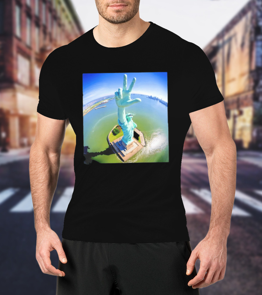 Jalen Brunson Statue Of Liberty Victory Gesture Photo T-Shirt