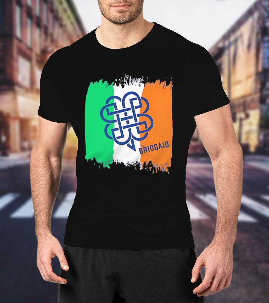 The Briogaid Irish Flag Celtic Knot Clover Ireland Shamrock T-Shirt