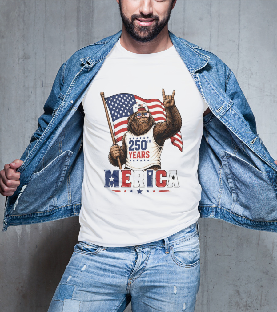 250th Years Bigfoot Merica American Flag 4th Of July Patriotic Independence Day T-Shirt