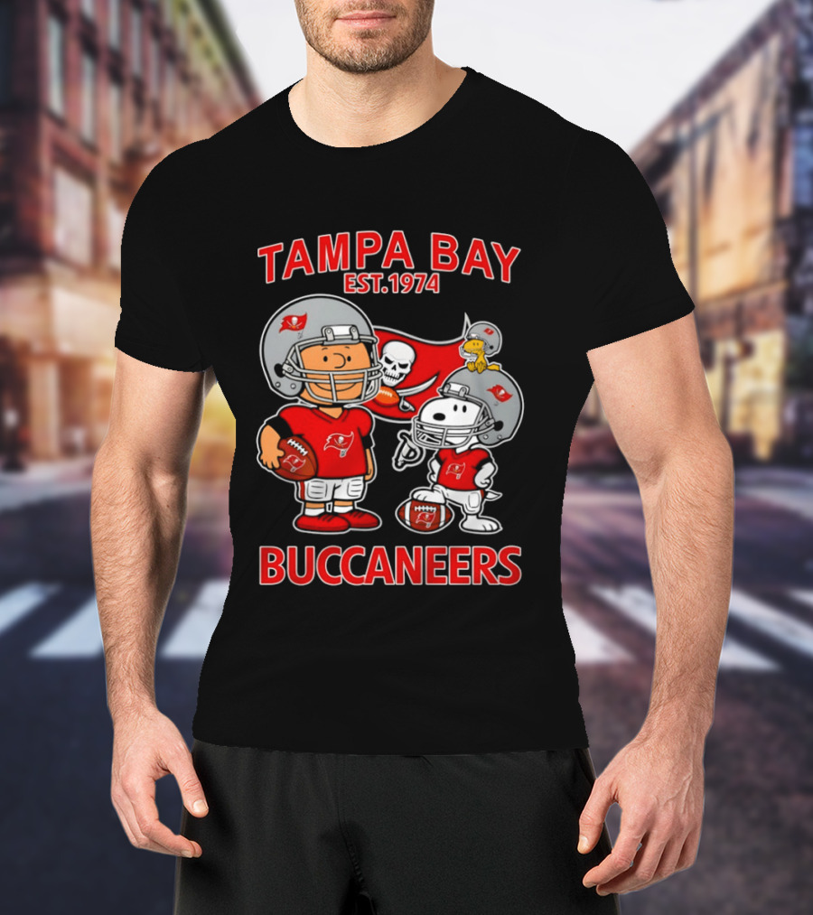 Tampa Bay Buccaneers Snoopy And Charlie Brown EST 1974 T-Shirt