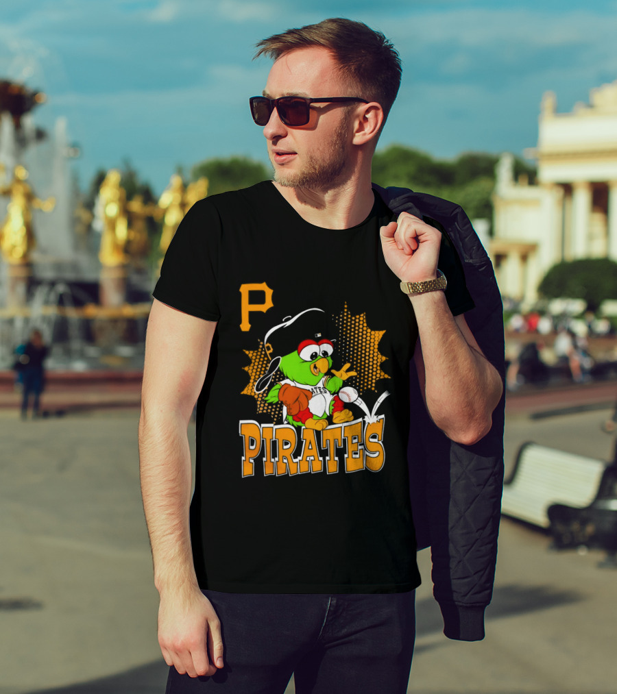 P Pittsburgh Pirates MLB Team Parrot Baseball T-Shirt