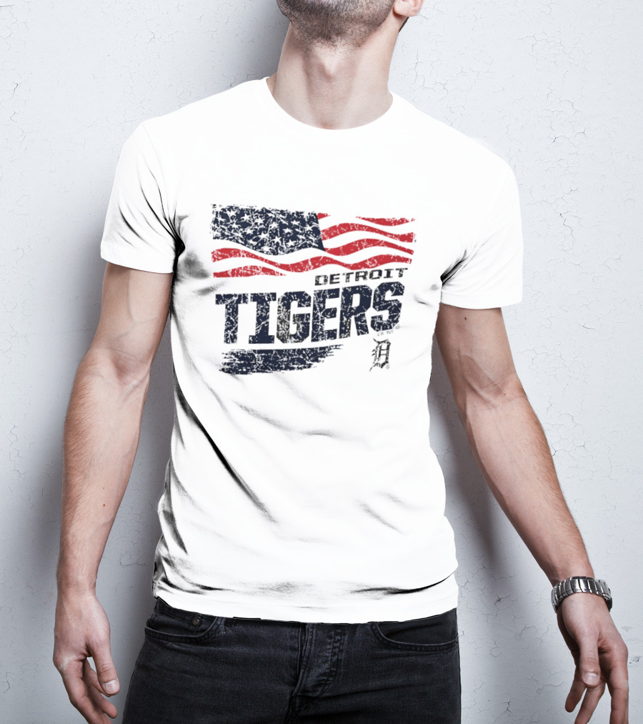 Detroit Tigers Waving American Flag 4th Of July Celebration T-Shirt