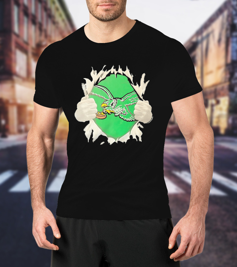 Philadelphia Eagles Vintage Chest Rip Football Fan T-Shirt