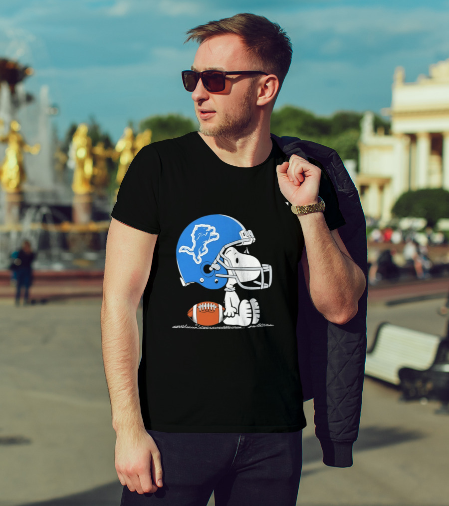 Snoopy Detroit Lions Football Helmet Collaboration NFL Peanuts T-Shirt