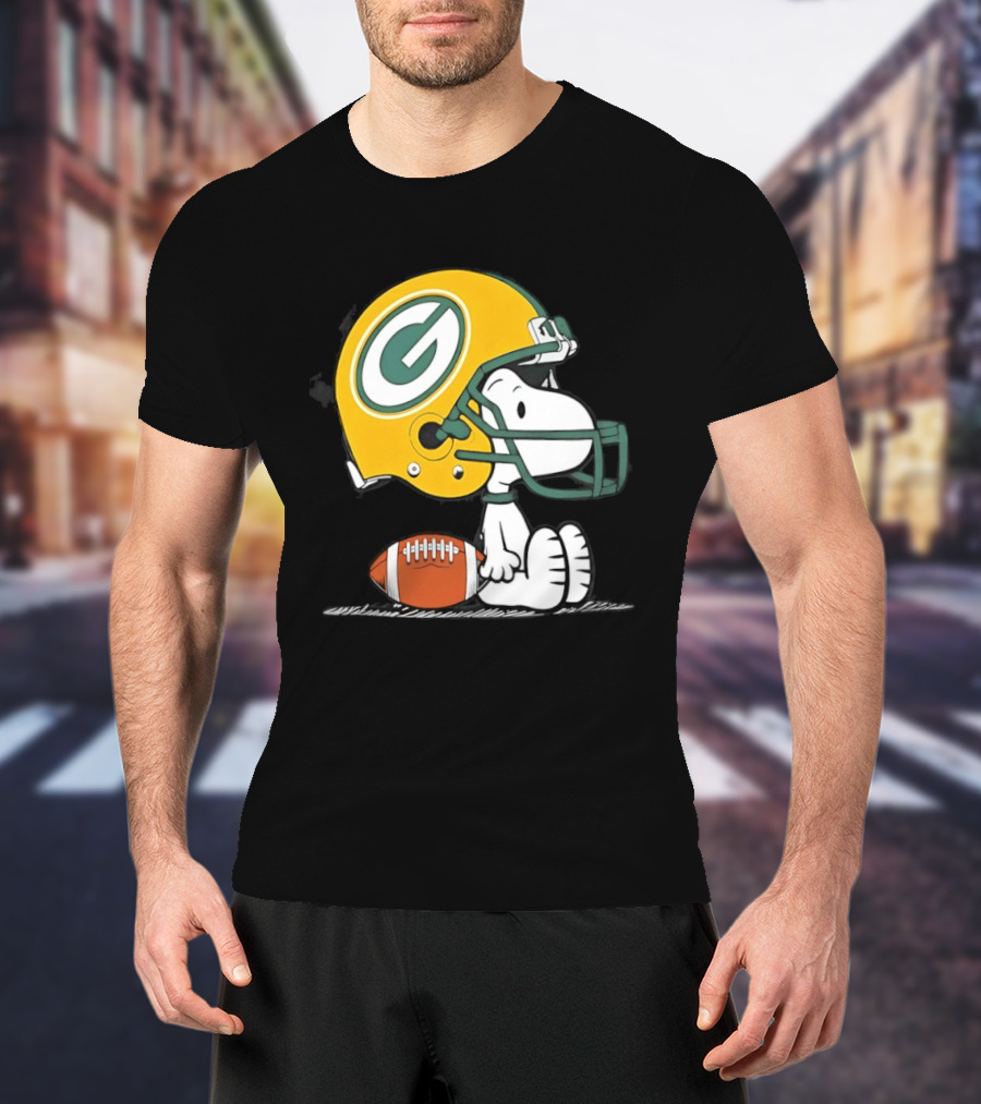 Snoopy Green Bay Packers Football Helmet Collaboration With Peanuts T-Shirt