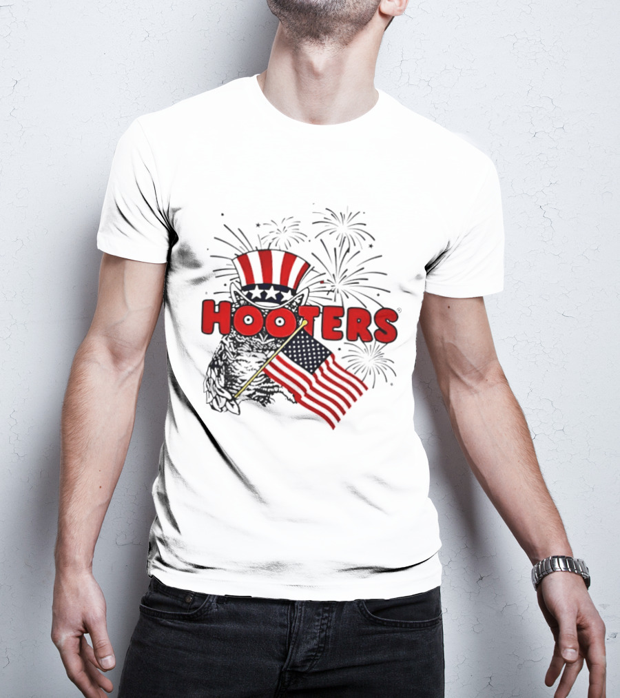 Hooters Uncle Sam Owl USA Flag Fireworks Celebration T-Shirt