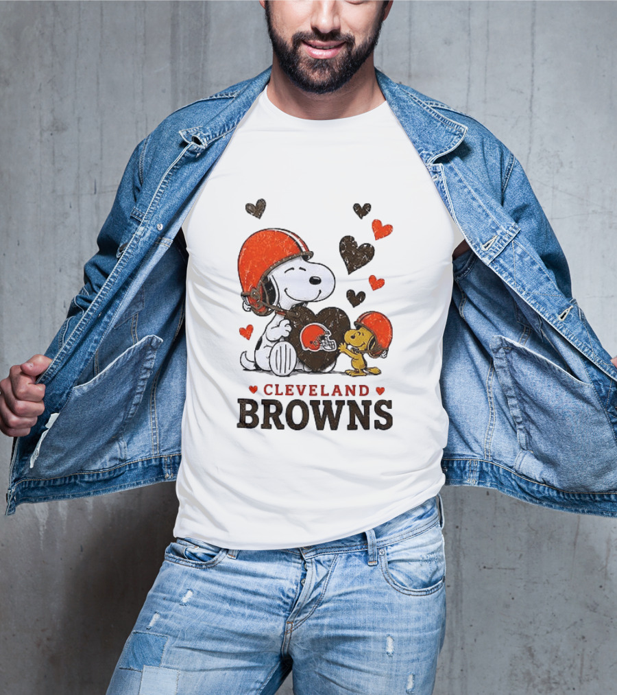 Cleveland Browns Peanuts Snoopy Woodstock Heart Helmets Love T-Shirt