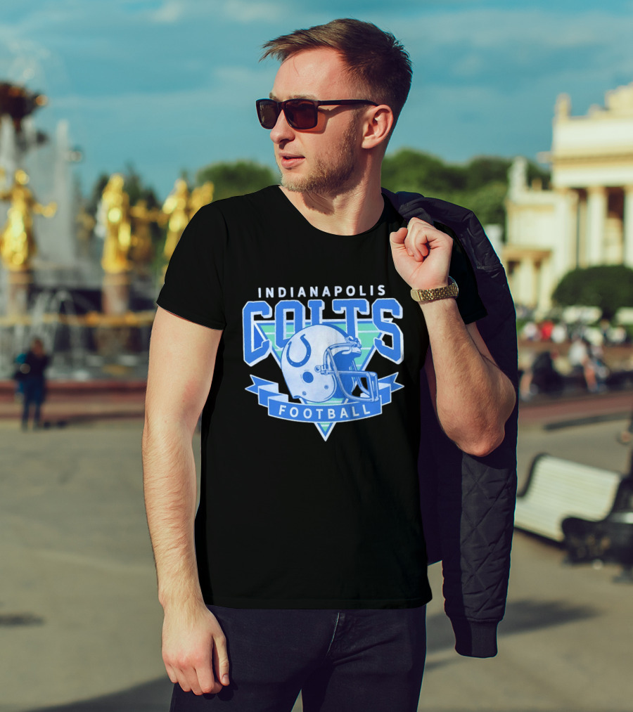 Indianapolis Colts Football Helmet Vintage Team T-Shirt