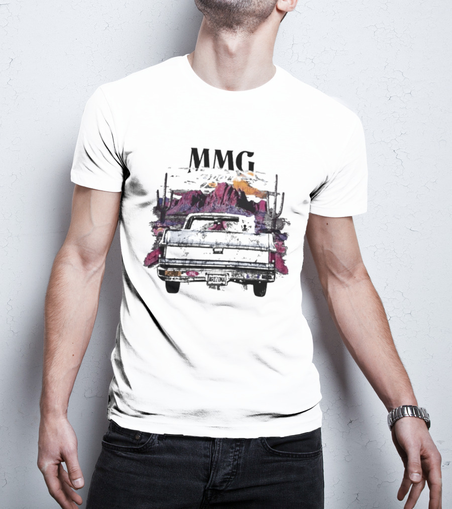 MMG Luna Vintage Car Desert Sunset Scene T-Shirt