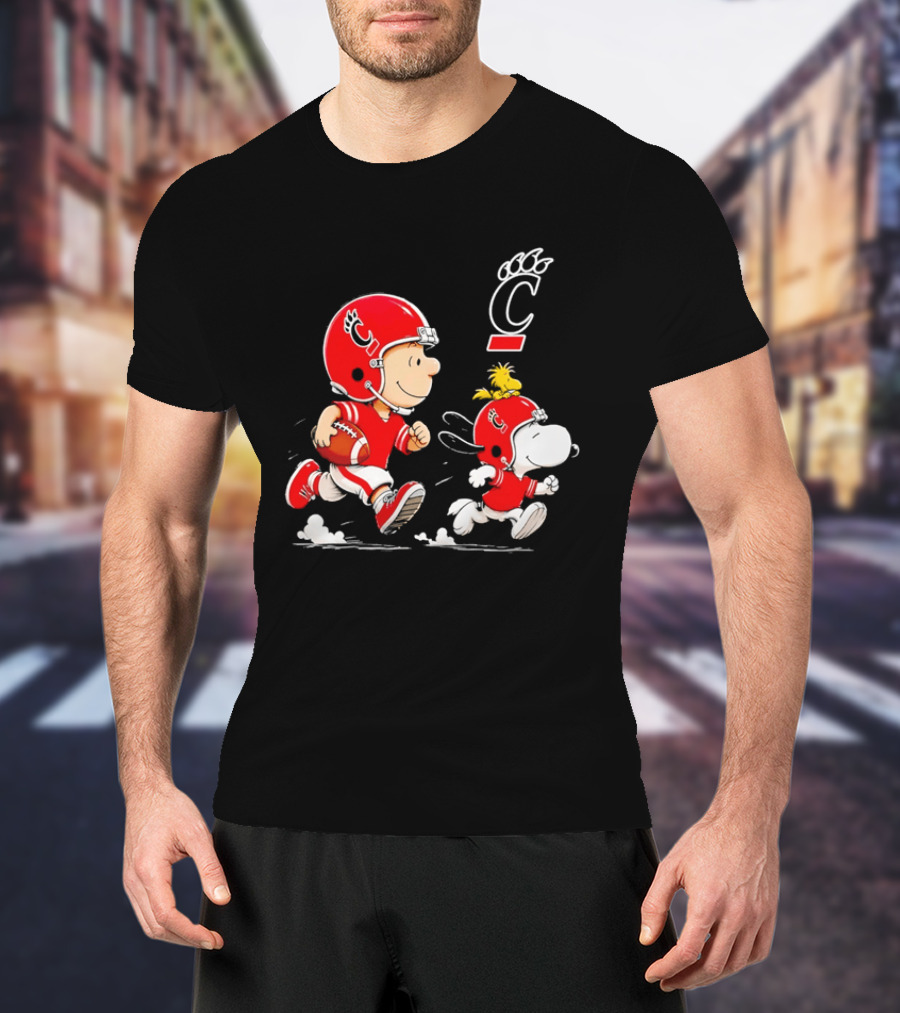 Charlie Brown Snoopy Cincinnati Bearcats Football Running T-Shirt