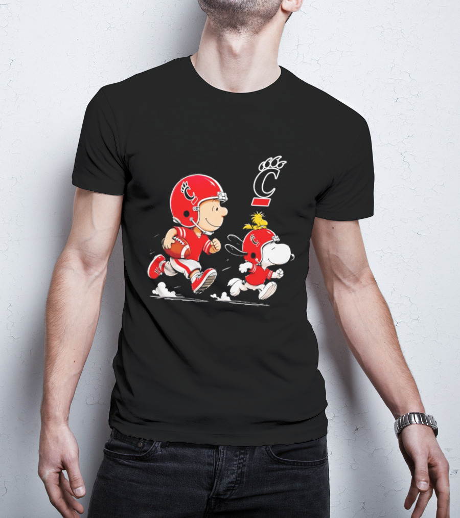 Charlie Brown Snoopy Cincinnati Bearcats Football Running T-Shirt