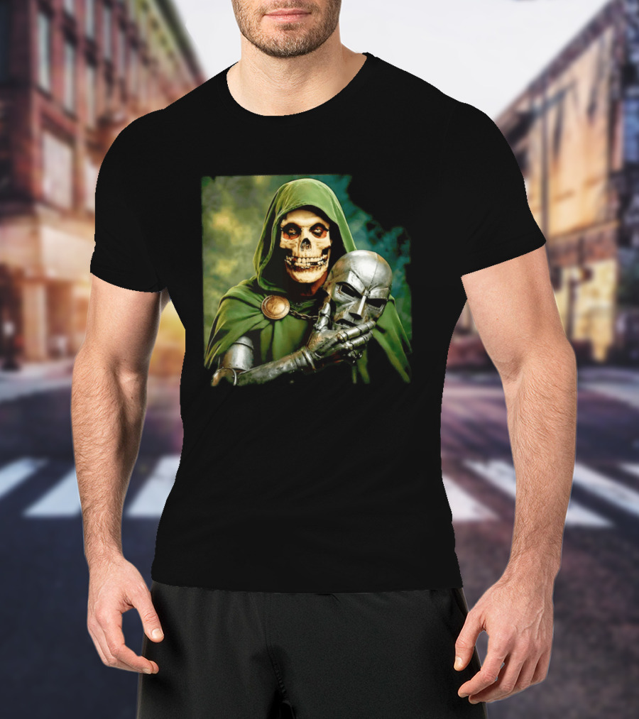 Doctor Doom Skull Face Holding Mask Supervillain Marvel T-Shirt