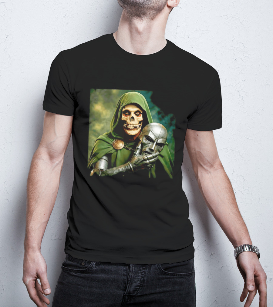 Doctor Doom Skull Face Holding Mask Supervillain Marvel T-Shirt