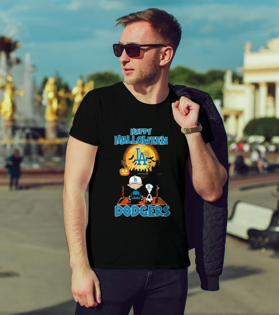Happy Halloween Los Angeles Dodgers Peanuts Snoopy Charlie Brown T-Shirt
