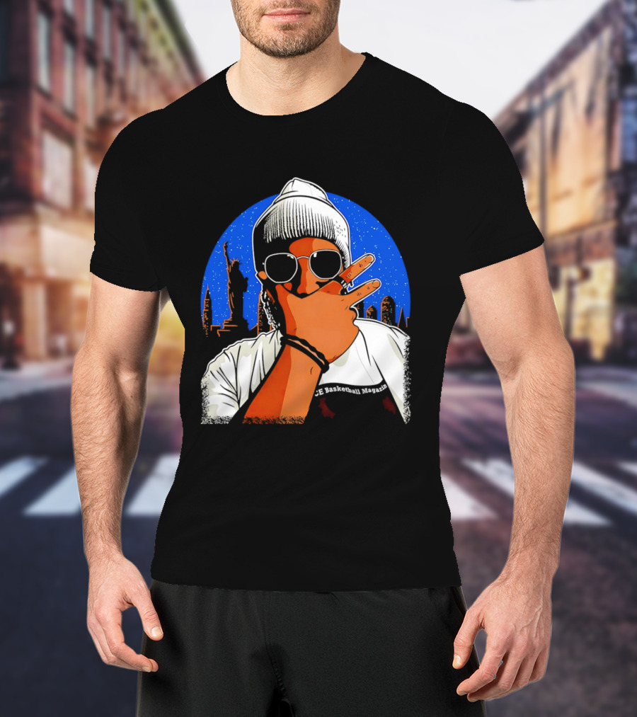 CE Basketball Magazin NYC Skyline Statue Of Liberty Statue Peace Sign T-Shirt