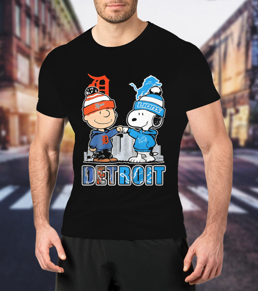 Charlie Brown Snoopy Detroit Tigers Lions Fist Bump Peanuts T-Shirt